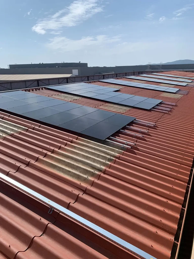 Installation de panneaux photovoltaïques dans le Var par TST Énergie